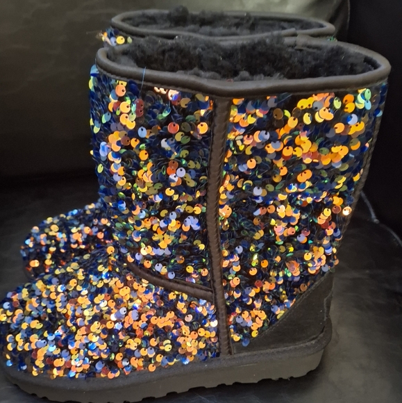 Ugg Australia Classic Stellar Sequin Multicolor Boots Black size 7 NEW - Picture 2 of 5